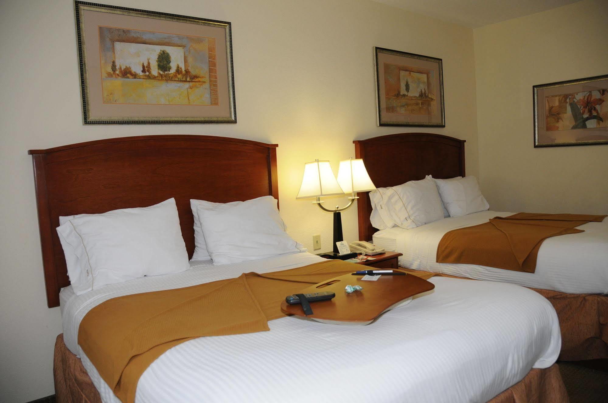 Holiday Inn Express Hotel & Suites Dallas - Grand Prairie I-20 By Ihg Esterno foto